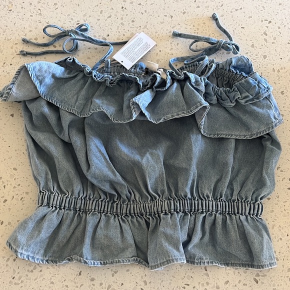 AE Chambray Ruffle Top - Picture 4 of 4